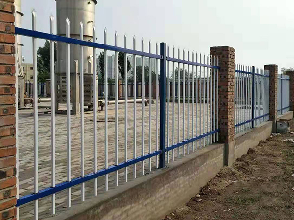 北京双横梁锌钢护栏图片1