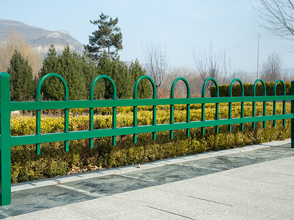 北京锌钢草坪护栏图片3