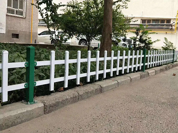 北京锌钢草坪护栏图片6