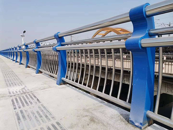 重庆桥梁护栏图片2
