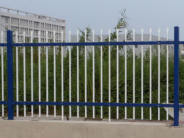 锌钢围栏护栏的发展历程和优势